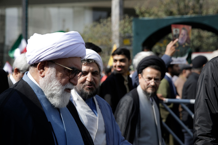 Custodian of Imam Reza shrine attends Gen. Nilforoushan's funeral ceremony
