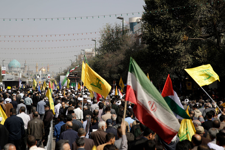 Custodian of Imam Reza shrine attends Gen. Nilforoushan's funeral ceremony
