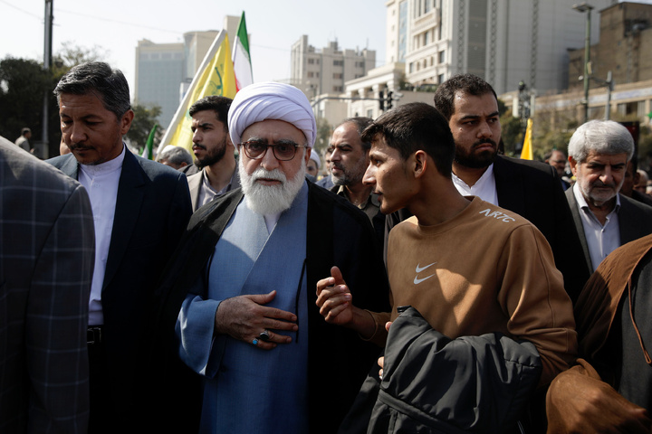 Custodian of Imam Reza shrine attends Gen. Nilforoushan's funeral ceremony
