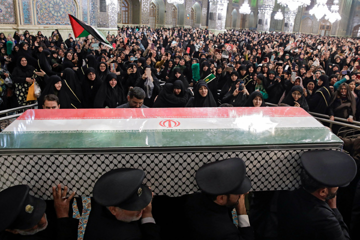 Ceremony to bid farewell to body of martyred General Nilforoushan underway in Imam Reza shrine