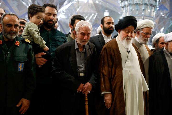 Ceremony to bid farewell to body of martyred General Nilforoushan underway in Imam Reza shrine