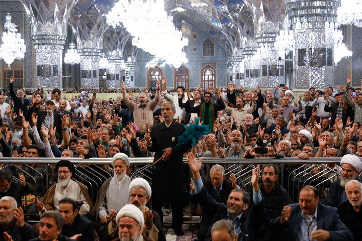 Ceremony to bid farewell to body of martyred General Nilforoushan underway in Imam Reza shrine