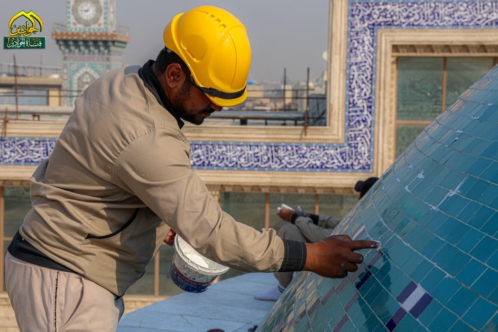 مرمت گنبد مسجد جامع حرم مطهر امامین جوادین(ع) در کاظمین