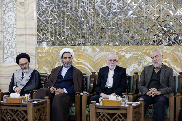 Khorasan Seminary School holds high-level meeting in presence of shrine custodian