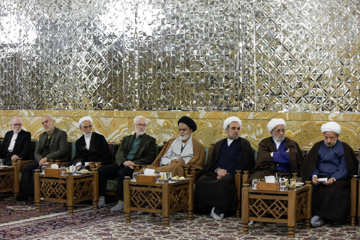 Khorasan Seminary School holds high-level meeting in presence of shrine custodian