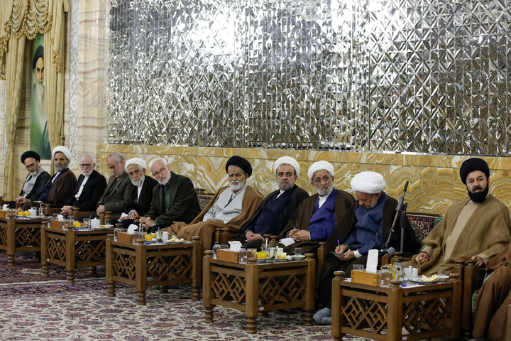 Khorasan Seminary School holds high-level meeting in presence of shrine custodian