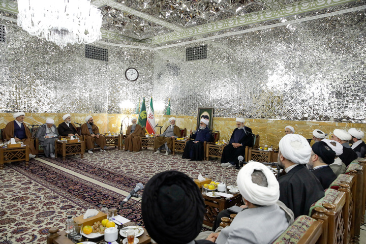 Khorasan Seminary School holds high-level meeting in presence of shrine custodian