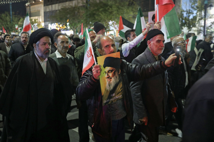 Public gathering of 'Allegiance to Nasrallah' underway in Mashhad