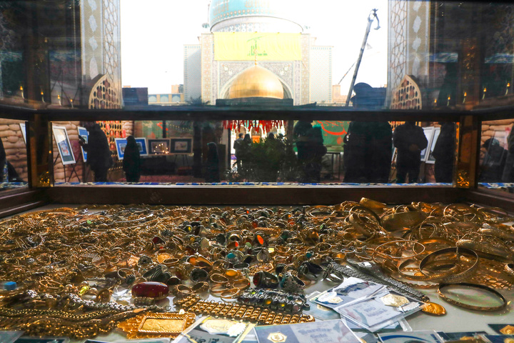 Special program of ‘Lebanon under Protection of Gracious Imam’ underway in shrine