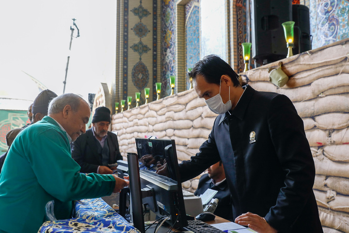 Special program of ‘Lebanon under Protection of Gracious Imam’ underway in shrine