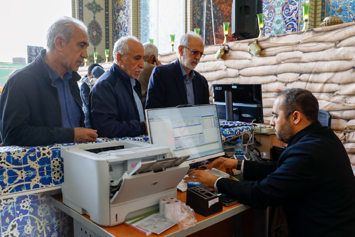 Special program of ‘Lebanon under Protection of Gracious Imam’ underway in shrine