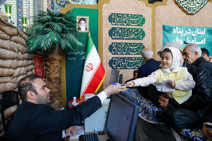 Special program of ‘Lebanon under Protection of Gracious Imam’ underway in shrine