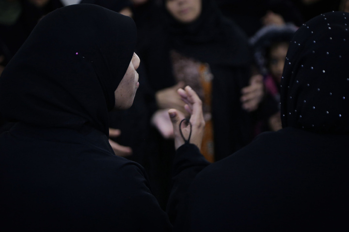 Urdu-speaking women mourn martyrdom of Hazrat Fatima