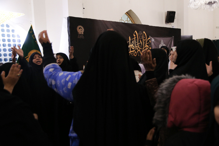 Urdu-speaking women mourn martyrdom of Hazrat Fatima