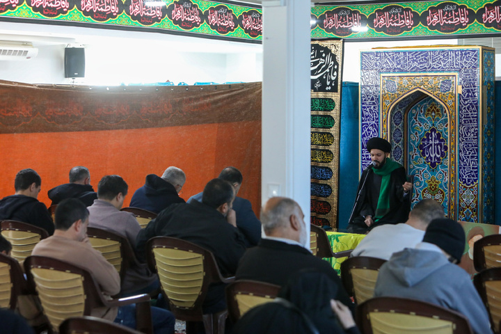 شہادت حضرت فاطمہ زہراء(س) کے موقع پر آستان قدس رضوی کے لبنانی مہمانوں کی جانب سے عزاداری کا انعقاد