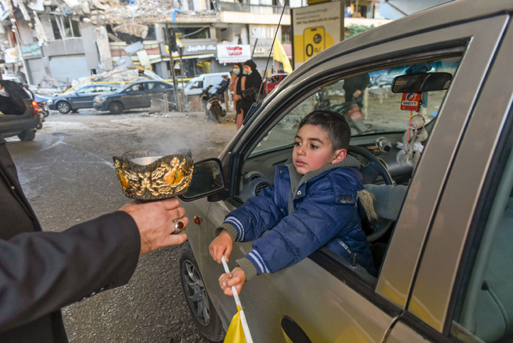 Aid packages from Imam Reza shrine distributed among Lebanese