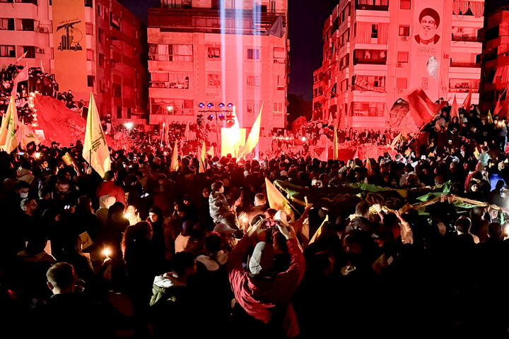 حرم امام رضا(ع) کے خادموں کی سید حسن نصراللہ کی شہادت کے مقام پر حاضری