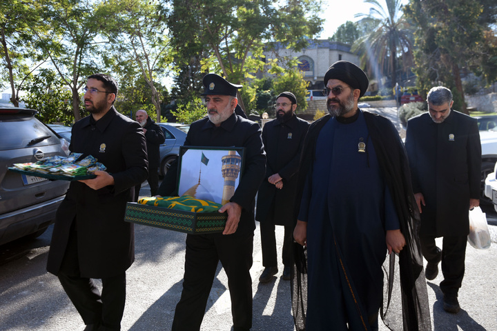 Razavi servants visit wounded at hospital in Lebanon
