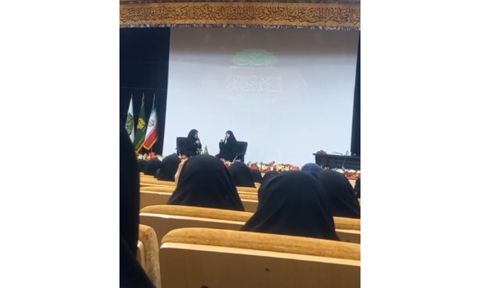 الإسلام هو الدين الوحيد الذي یعطي المرأة حقوقها الإسلام هو الدين الوحيد الذي یعطي المرأة حقوقها