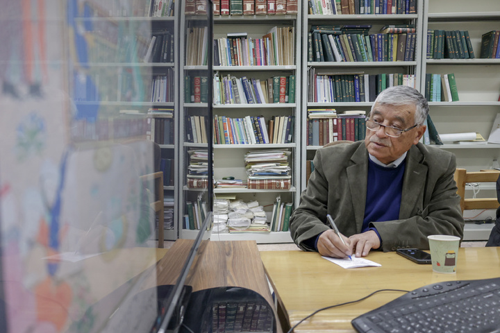 Tajik professors visit Imam Reza shrine, tour library