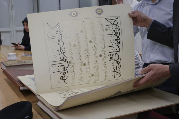 Tajik professors visit Imam Reza shrine, tour library