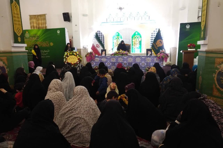 حرم امام رضا(ع) میں اردو زبان خواتین کے لئے ’’شہ ملک لا فتیٰ‘‘ کے عنوان سے محفلِ جشن کا انعقاد حرم امام رضا(ع) میں اردو زبان خواتین کے لئے ’’شہ ملک لا فتیٰ‘‘ کے عنوان سے محفلِ جشن کا انعقاد