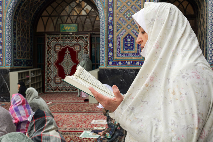 Spiritual Itikaf ceremony underway at Imam Reza Shrine