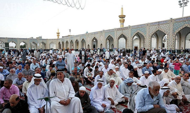 مشارکة زوار أجانب من 28 جنسية في اعتكاف الحرم الرضوي الشریف مشارکة زوار أجانب من 28 جنسية في اعتكاف الحرم الرضوي الشریف