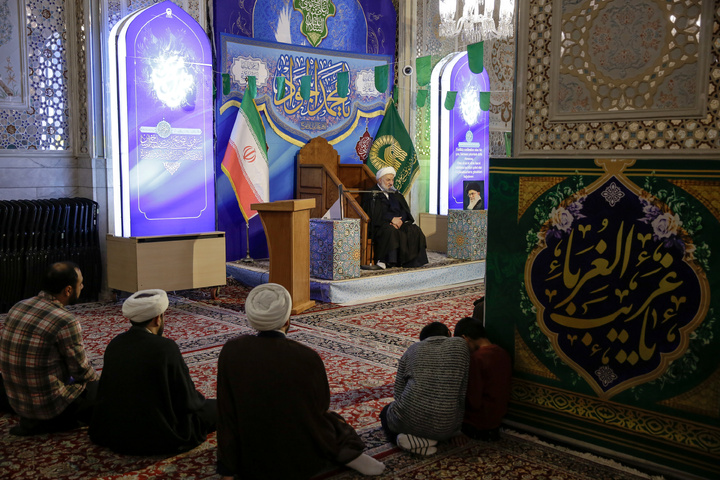 Seminary students from U.S., Europe gather at Imam Reza shrine on Imam Ali’s birth anniv.