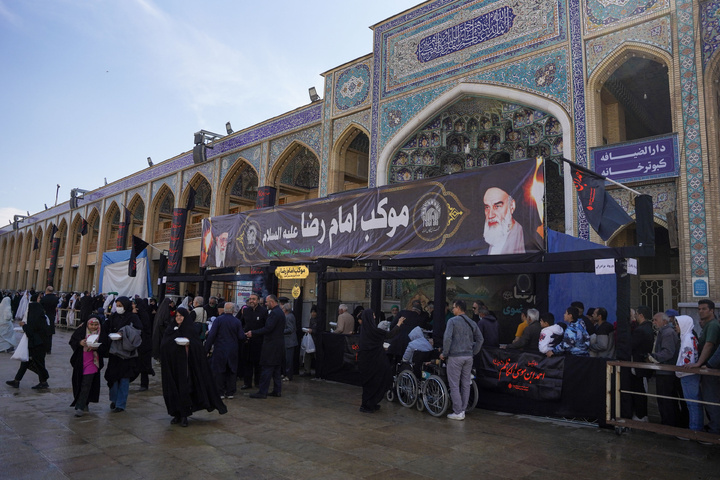 Imam Reza shrine’s Mukib stationed in Shiraz