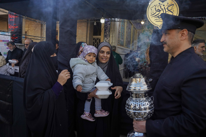 Imam Reza shrine’s Mukib stationed in Shiraz