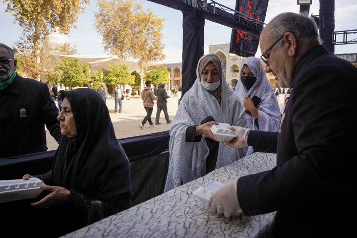 Imam Reza shrine’s Mukib stationed in Shiraz