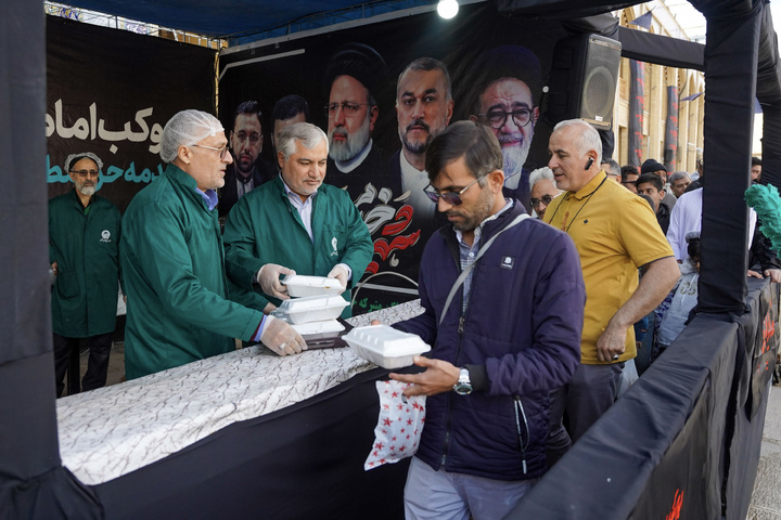 Imam Reza shrine’s Mukib stationed in Shiraz