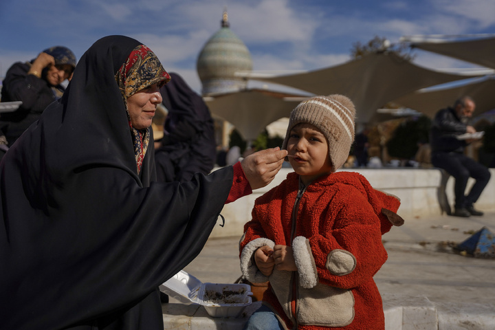 Imam Reza shrine’s Mukib stationed in Shiraz