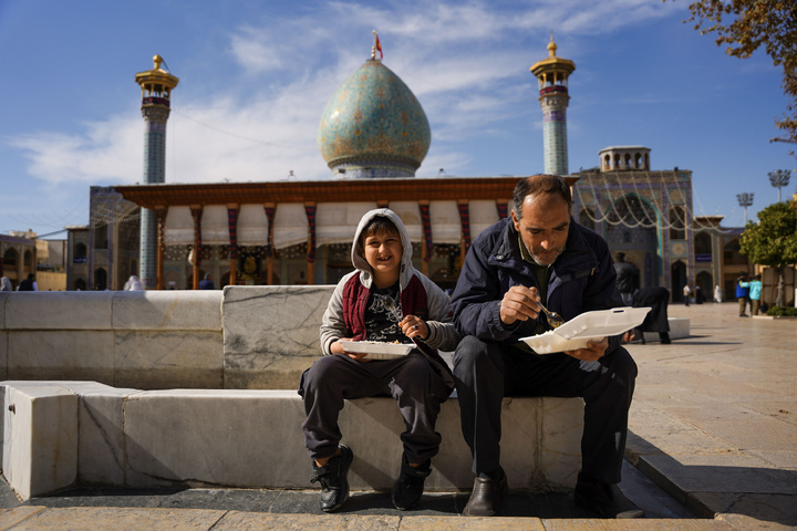 Imam Reza shrine’s Mukib stationed in Shiraz