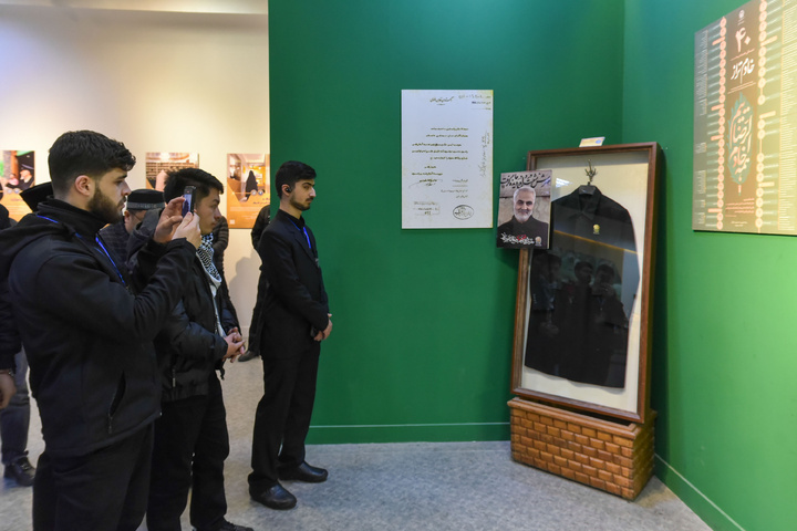 Participants of the 41st Intl. Quran Competition visit exhibition in Imam Reza shrine 