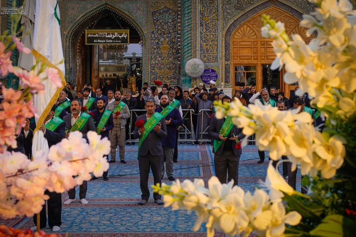 صبحگاه خادمان بارگاه منور رضوی در روز عید مبعث