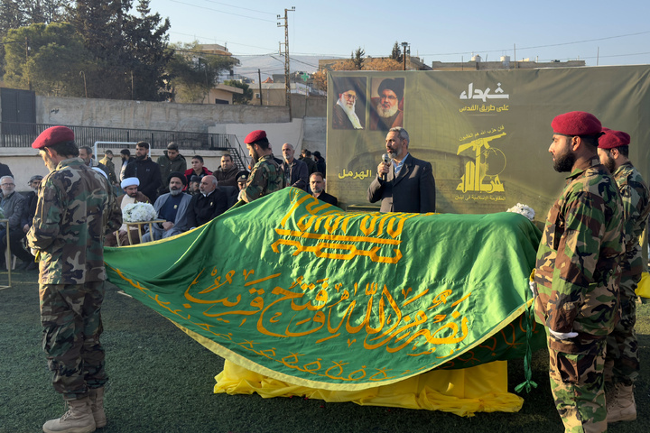 لبنان کے شہر ھرمل میں شہید محمد حسین فھدۃ کا تشیع جنازہ