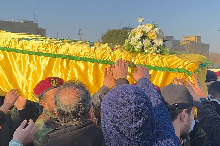 لبنان کے شہر ھرمل میں شہید محمد حسین فھدۃ کا تشیع جنازہ