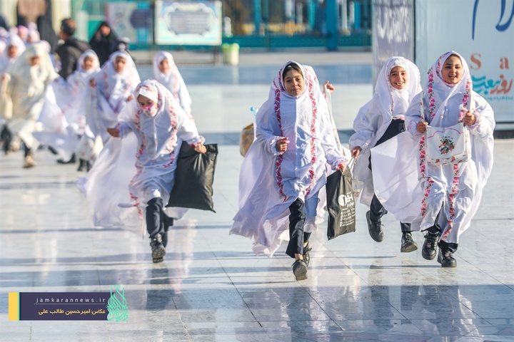 جشن تکلیف دختران در مسجد مقدس جمکران