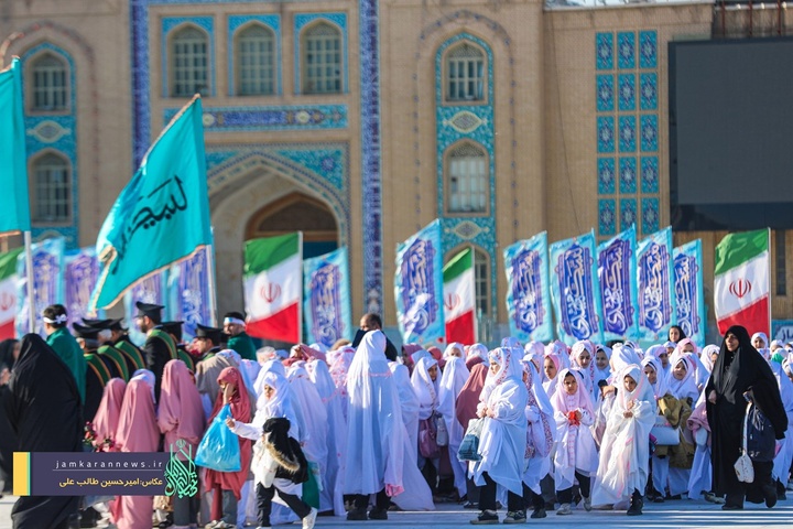 جشن تکلیف دختران در مسجد مقدس جمکران