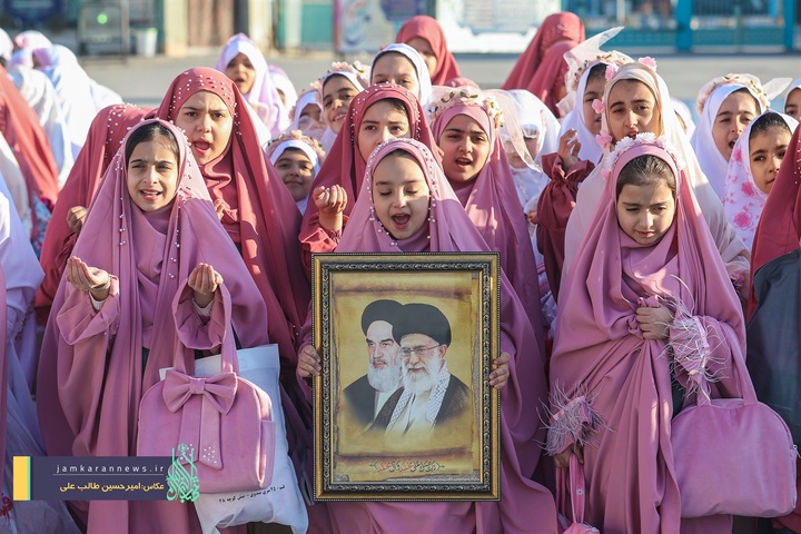 جشن تکلیف دختران در مسجد مقدس جمکران