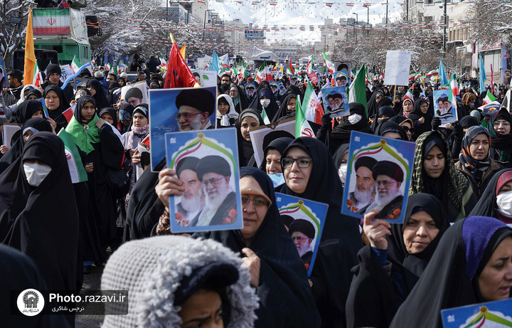 Magnificent ‘Bahman 22’ rally in Mashhad