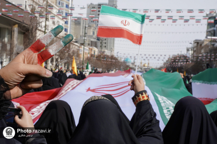 Magnificent ‘Bahman 22’ rally in Mashhad