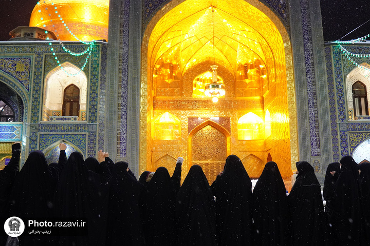 Allahu Akbar chants resonate at Imam Reza shrine
