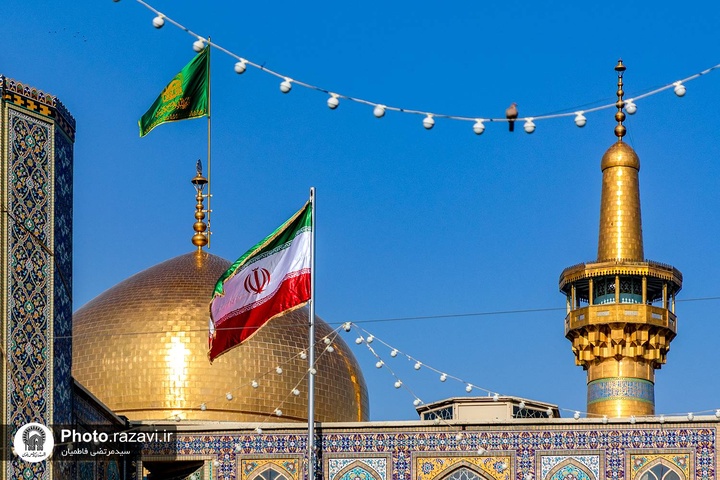 اسلامی انقلاب کی کامیابی کی سالگرہ ، حرم امام رضا(ع) کے صحن آزادی میں اسلامی جمہوریہ ایران کا پرچم نصب اسلامی انقلاب کی کامیابی کی سالگرہ ، حرم امام رضا(ع) کے صحن آزادی میں اسلامی جمہوریہ ایران کا پرچم نصب