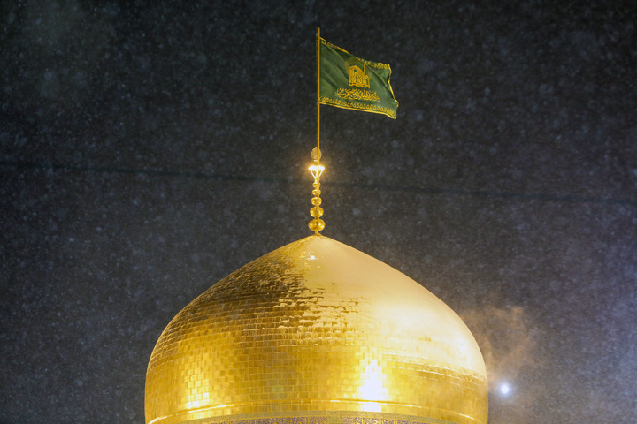بارش برف در حرم مطهر رضوی
