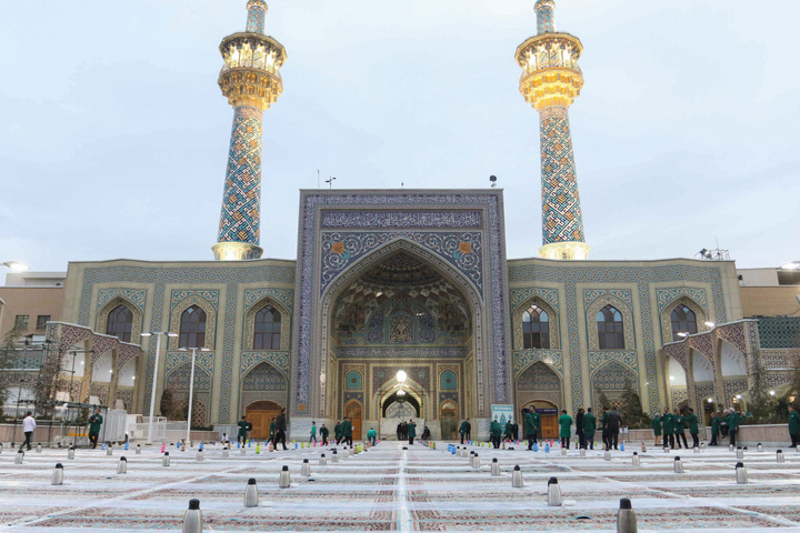 Iftar ceremony of Razavi Generosity Feast underway at Bab al-Kazim