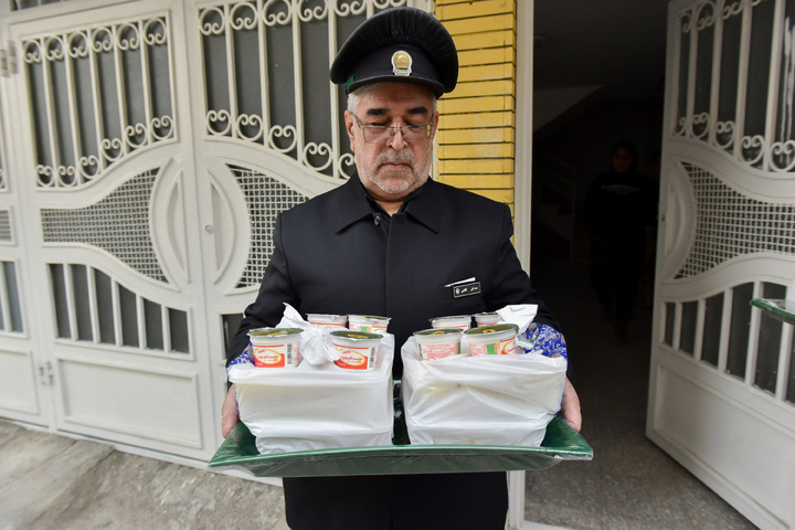 Imam Reza shrine distributes 2,000 Iftar meals daily in Mashhad