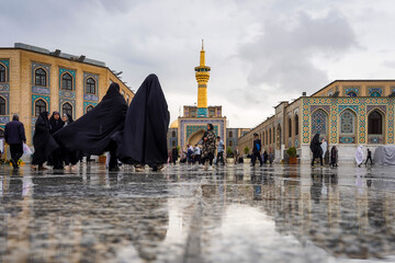 بارش باران بهاری در حرم مطهر امام رضا علیه السلام